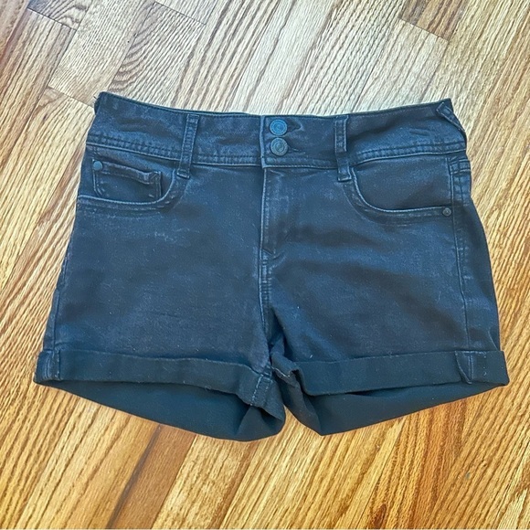 Wallflower Black Rolled Hem Stretch Shorts Juniors size 7 - Picture 1 of 5